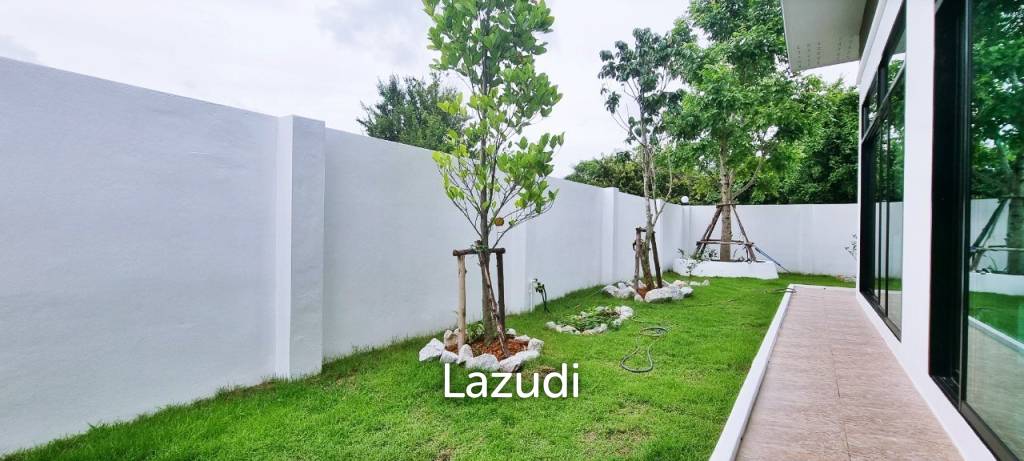 4 Bedrooms 4 Bathrooms 300 SQ.M. Pool Villa in Bang Saray
