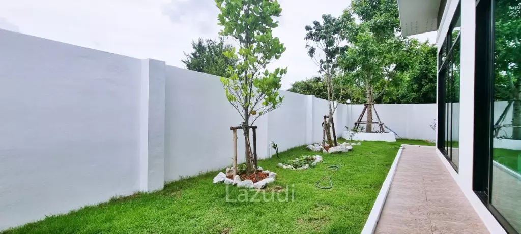 4 Bedrooms 4 Bathrooms 300 SQ.M. Pool Villa in Bang Saray