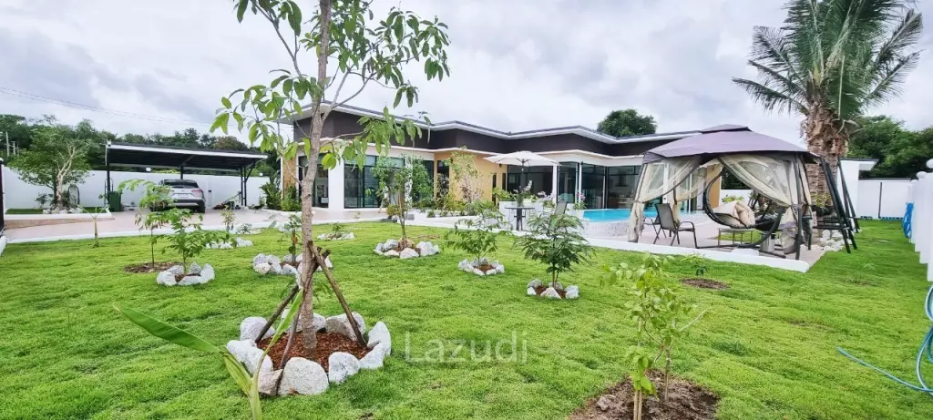 4 Bedrooms 4 Bathrooms 300 SQ.M. Pool Villa in Bang Saray