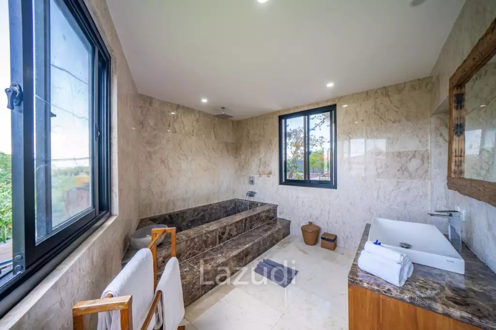 MODERN MINIMALIST VILLA IN UMALAS