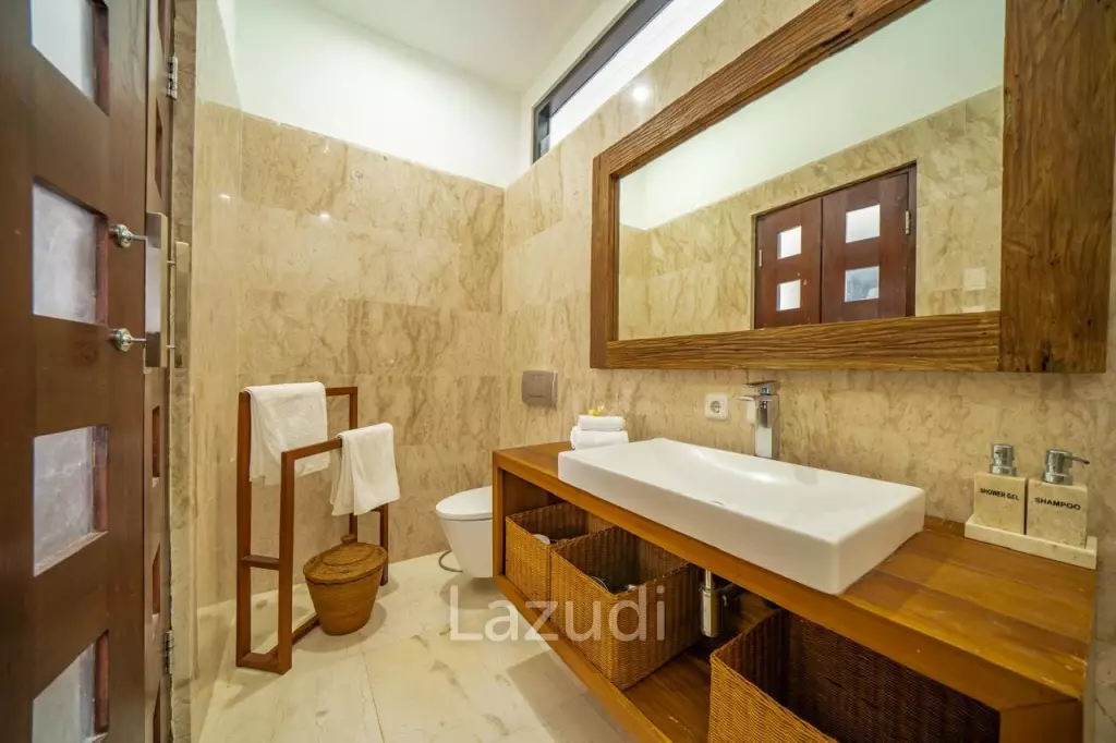 MODERN MINIMALIST VILLA IN UMALAS