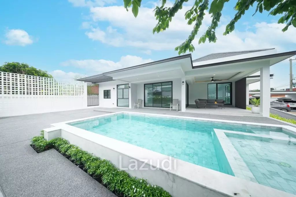 4 Beds 4 Baths 400 SQ.M. Pool  Villa in North Pattaya