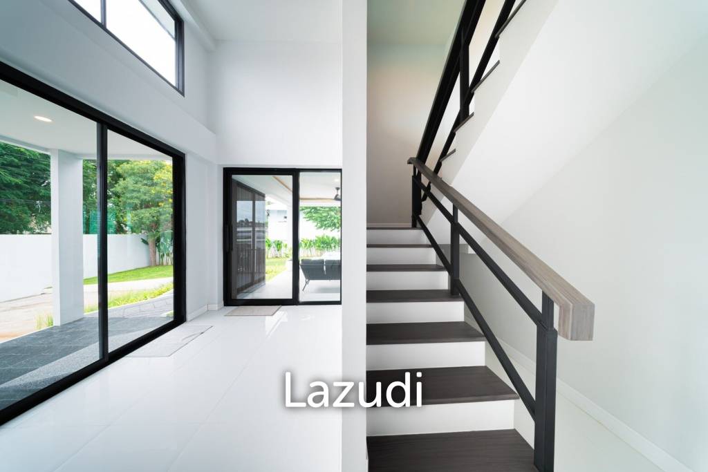 4 Beds 4 Baths 400 SQ.M. Pool  Villa in North Pattaya