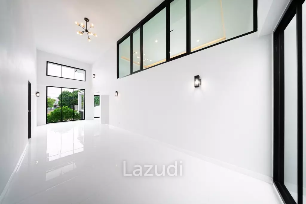 4 Beds 4 Baths 400 SQ.M. Pool  Villa in North Pattaya