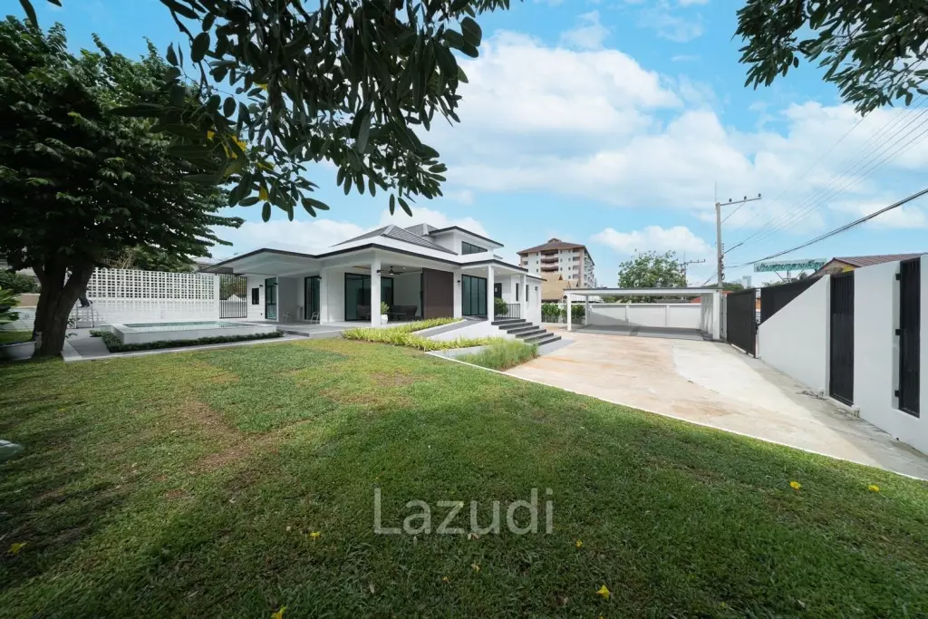 4 Beds 4 Baths 400 SQ.M. Pool  Villa in North Pattaya