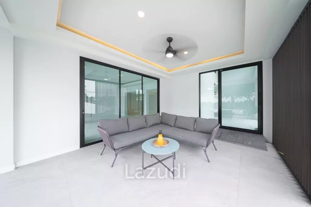 4 Beds 4 Baths 400 SQ.M. Pool  Villa in North Pattaya