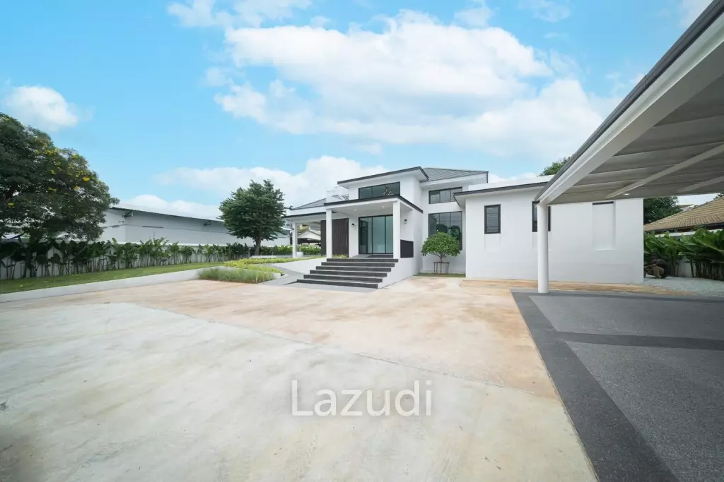 4 Beds 4 Baths 400 SQ.M. Pool  Villa in North Pattaya