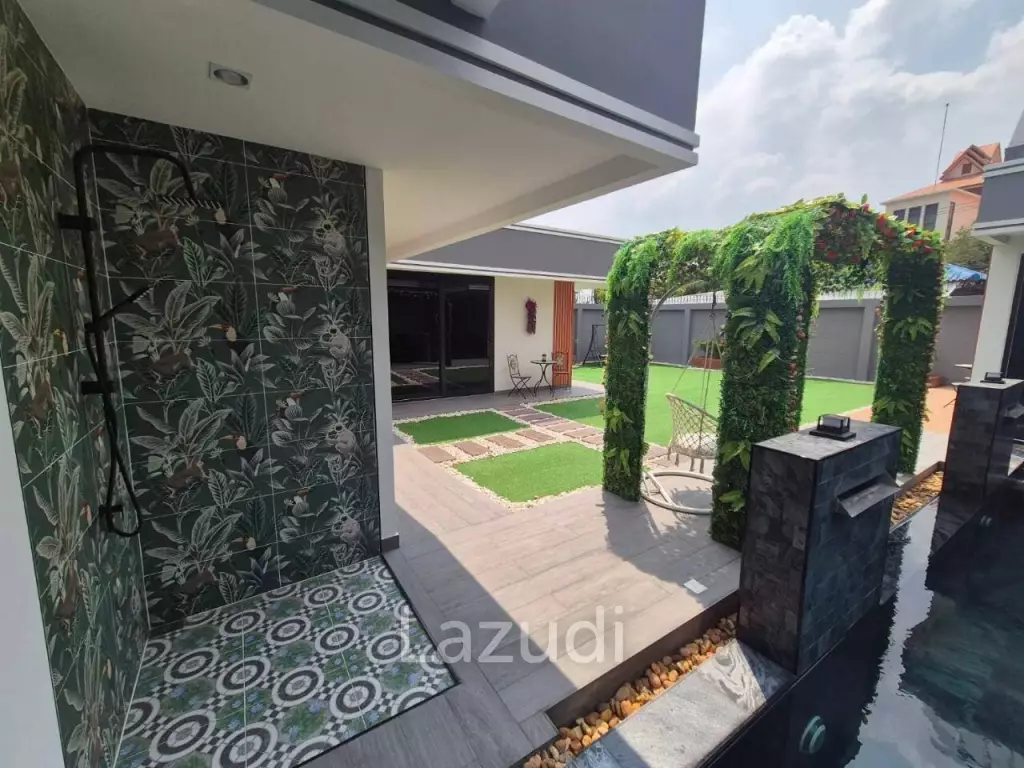 5 Bedrooms 4 Bathrooms 300 SQ.M. Baan Mae Pool Villa 1