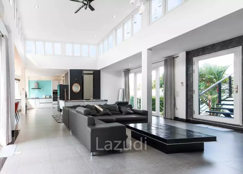4  Beds 5 Baths 500 SQ.M. Mountain Village 2