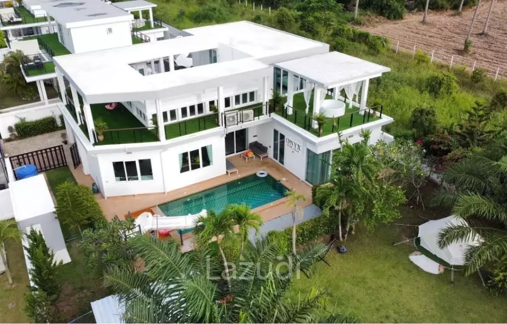 4  Beds 5 Baths 500 SQ.M. Mountain Village 2