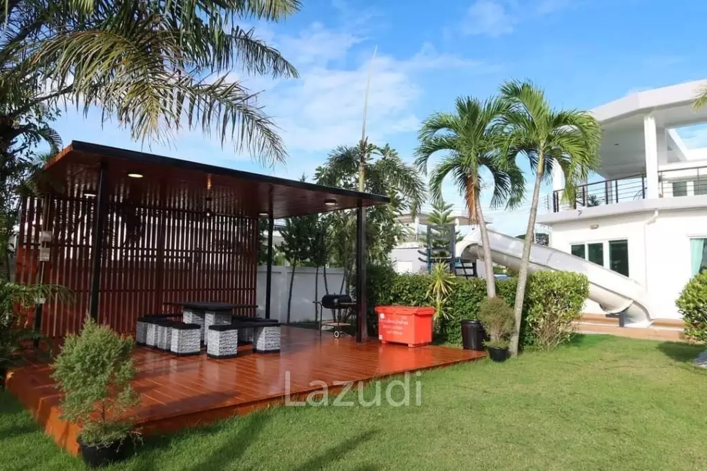 4  Beds 5 Baths 500 SQ.M. Mountain Village 2