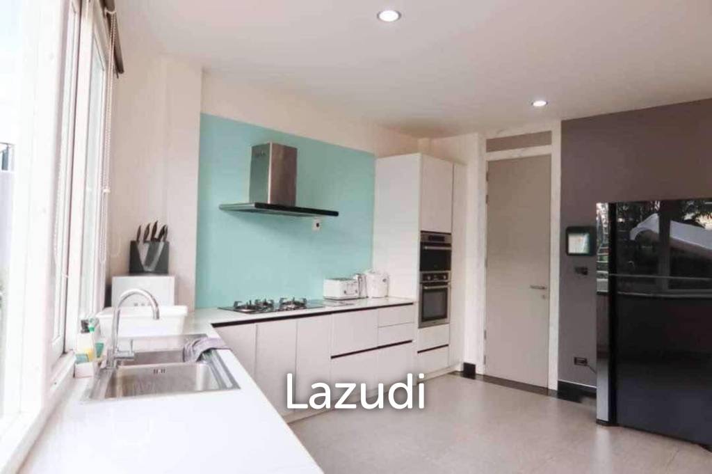 4  Beds 5 Baths 500 SQ.M. Mountain Village 2