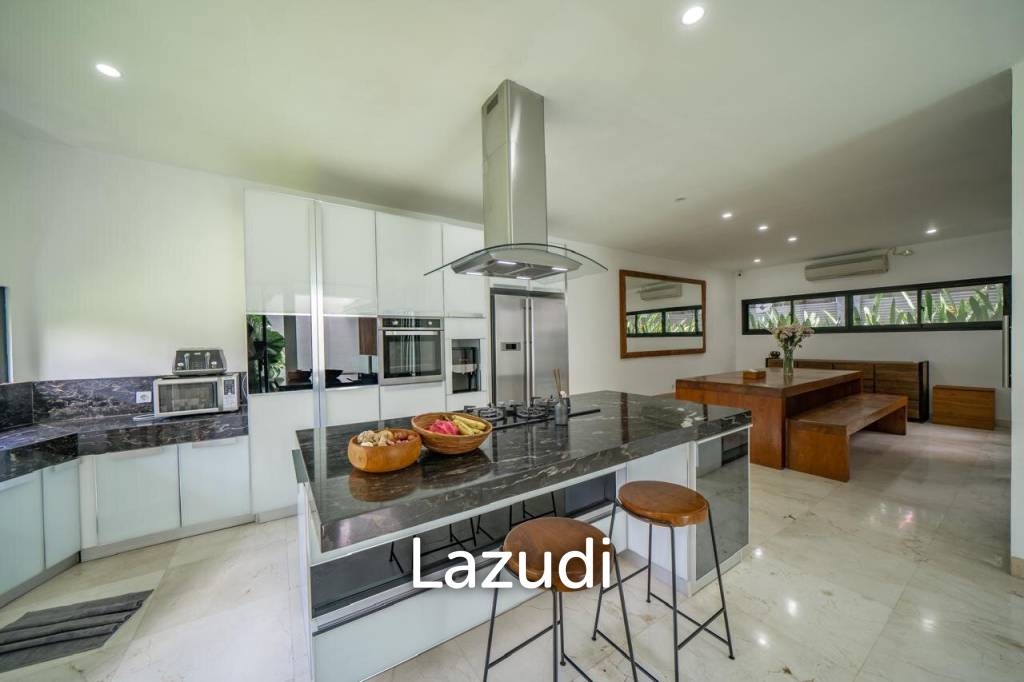 MODERN VILLA IN UMALAS WITH EXPANSIVE ROOFTOP GARDEN