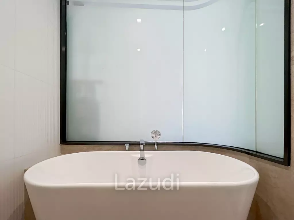 Intercontinental : 1 Bedroom Condo With Sea Views