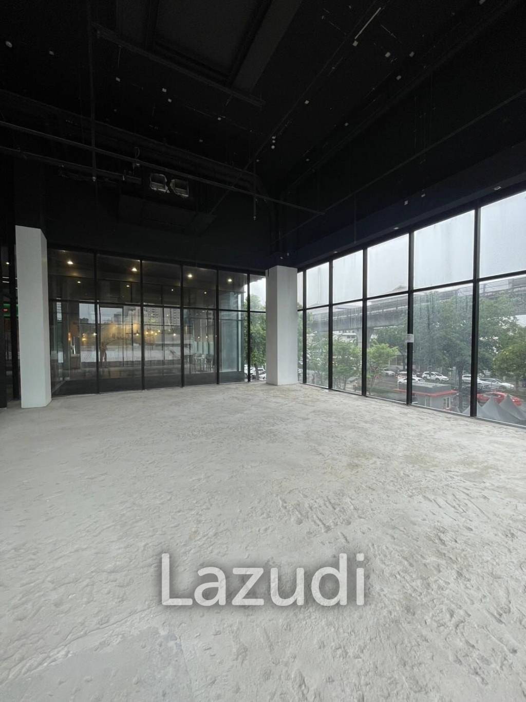 Premium Retail Space for rent in Ari