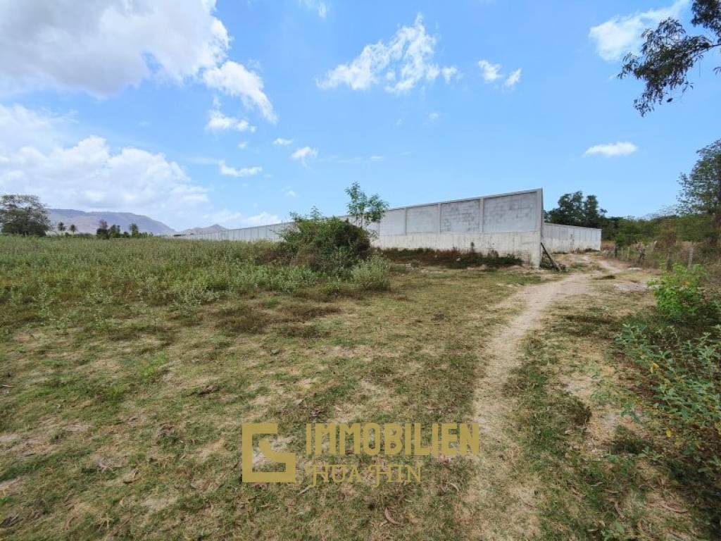 14,140 metro cuadrado Terreno de Venta