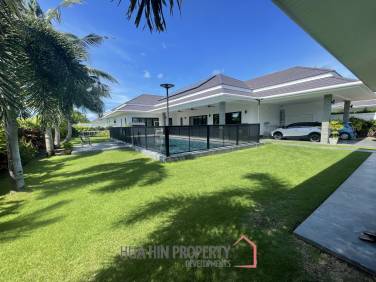 The Clouds I: Pool Villa with 4 Bedrooms and 3 Bathrooms on a Corner Plot