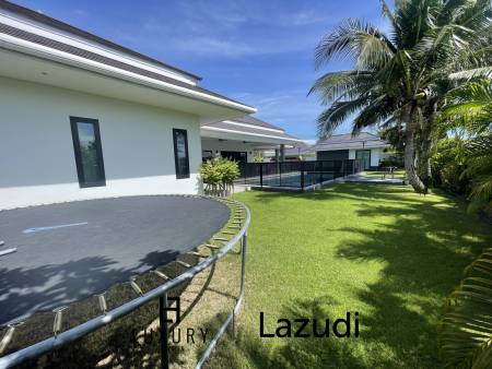 The Clouds I: Pool Villa with 4 Bedrooms and 3 Bathrooms on a Corner Plot