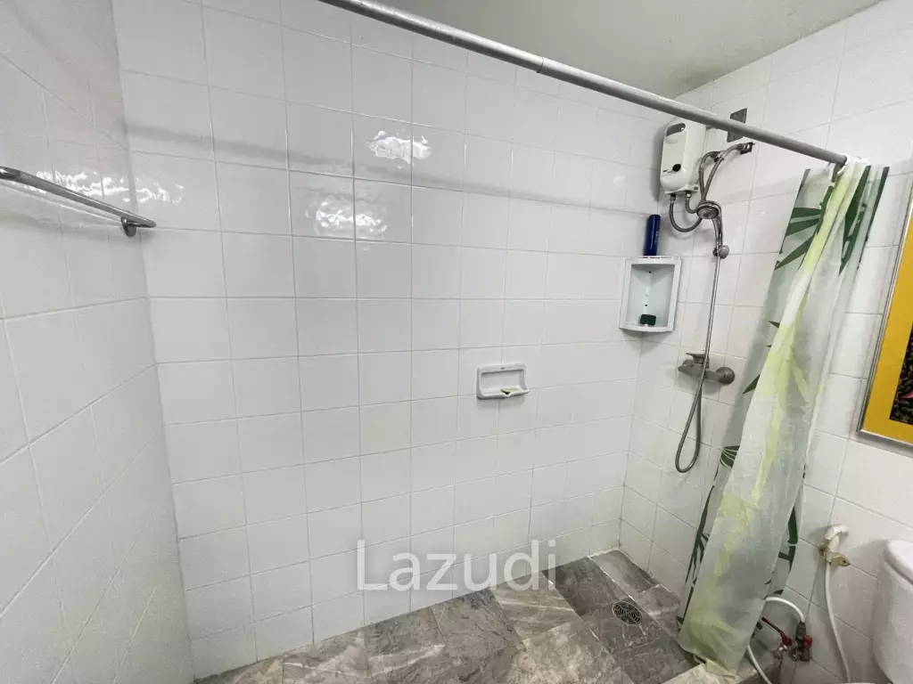 Palm Pavillion: 1-bedroom condo with sea view