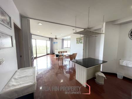 Palm Pavillion: 1-bedroom condo with sea view
