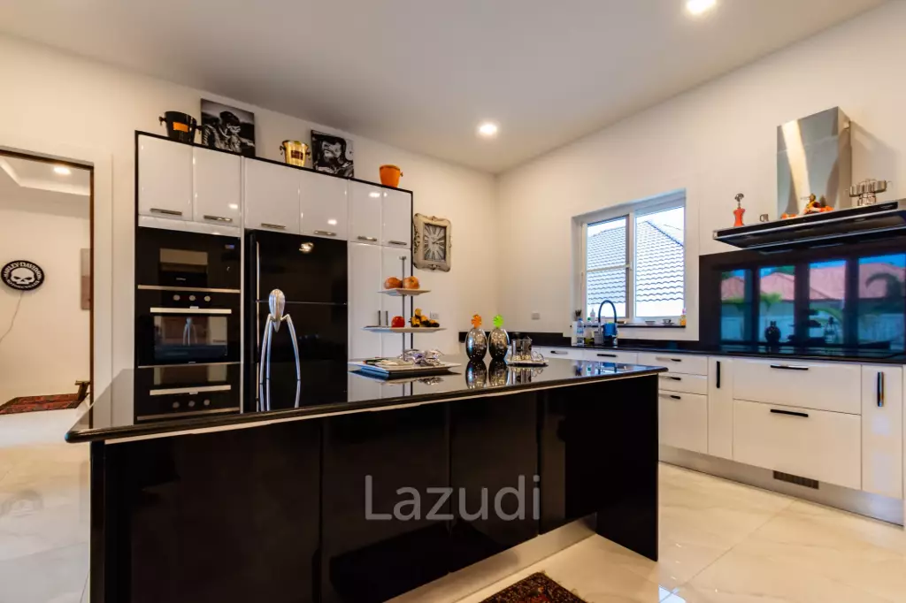 BAAN YU YEN : Great Value 3 Beds Pool Villa
