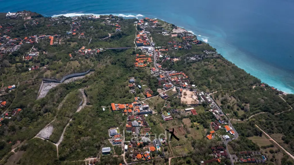 Development Only 300 meters from Thomas Beach!