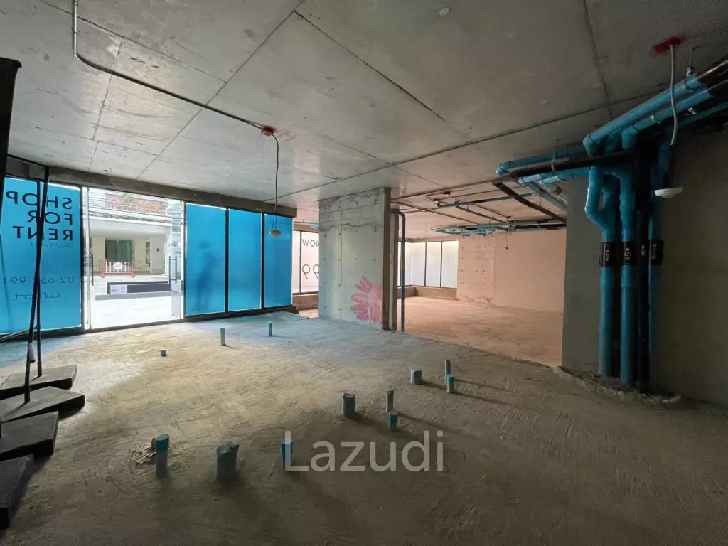 Ultra Luxury Retail Space for Rent in Khlong Toei