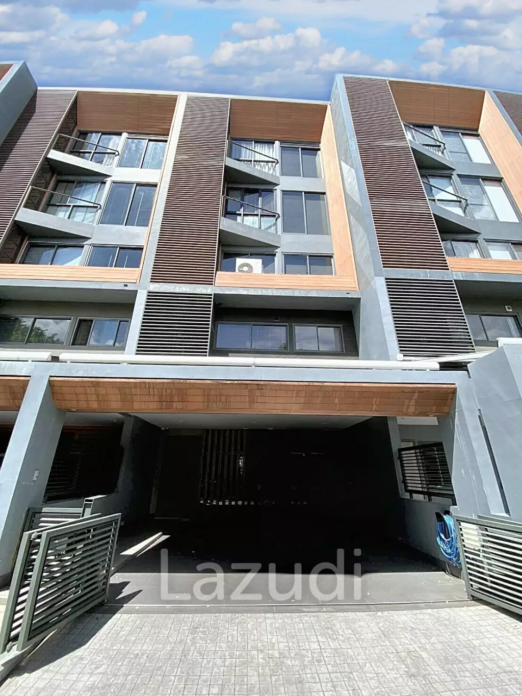 3 Bedroom 4 Bathroom 330 SQ.M Arden Rama 3