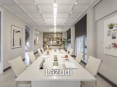 Luxury Home Office in Khlong Toei Nuea Bangkok