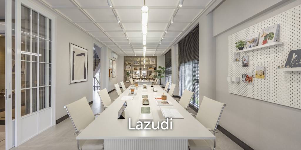 Luxury Home Office in Khlong Toei Nuea Bangkok