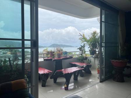 Stunning 3-Bedroom Townhouse with Sea Views Near Patong Beach