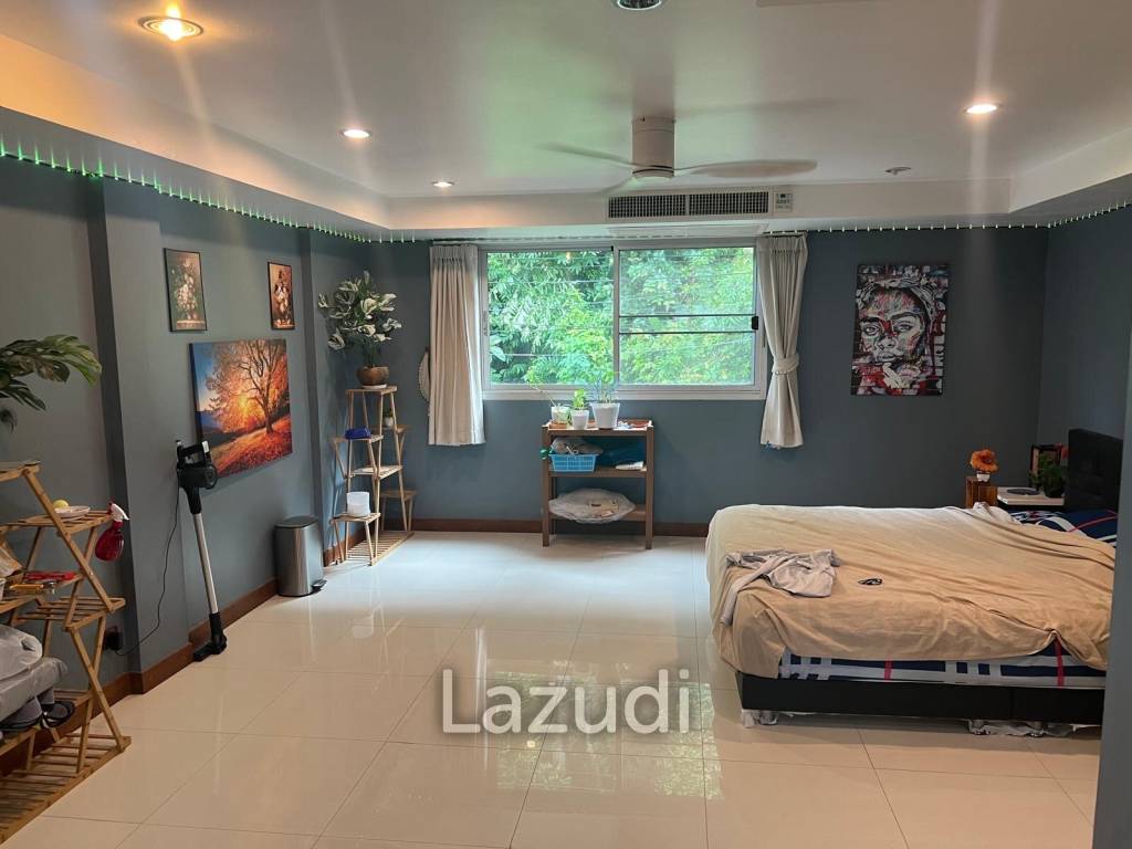 Stunning 3-Bedroom Townhouse with Sea Views Near Patong Beach