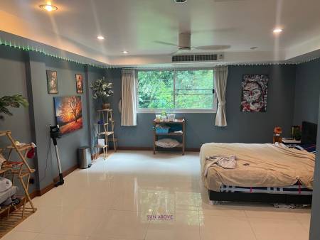 Stunning 3-Bedroom Townhouse with Sea Views Near Patong Beach