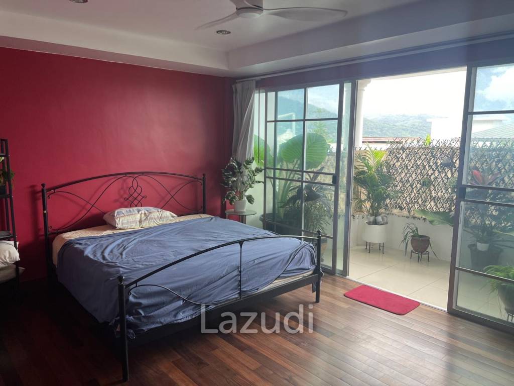 Stunning 3-Bedroom Townhouse with Sea Views Near Patong Beach