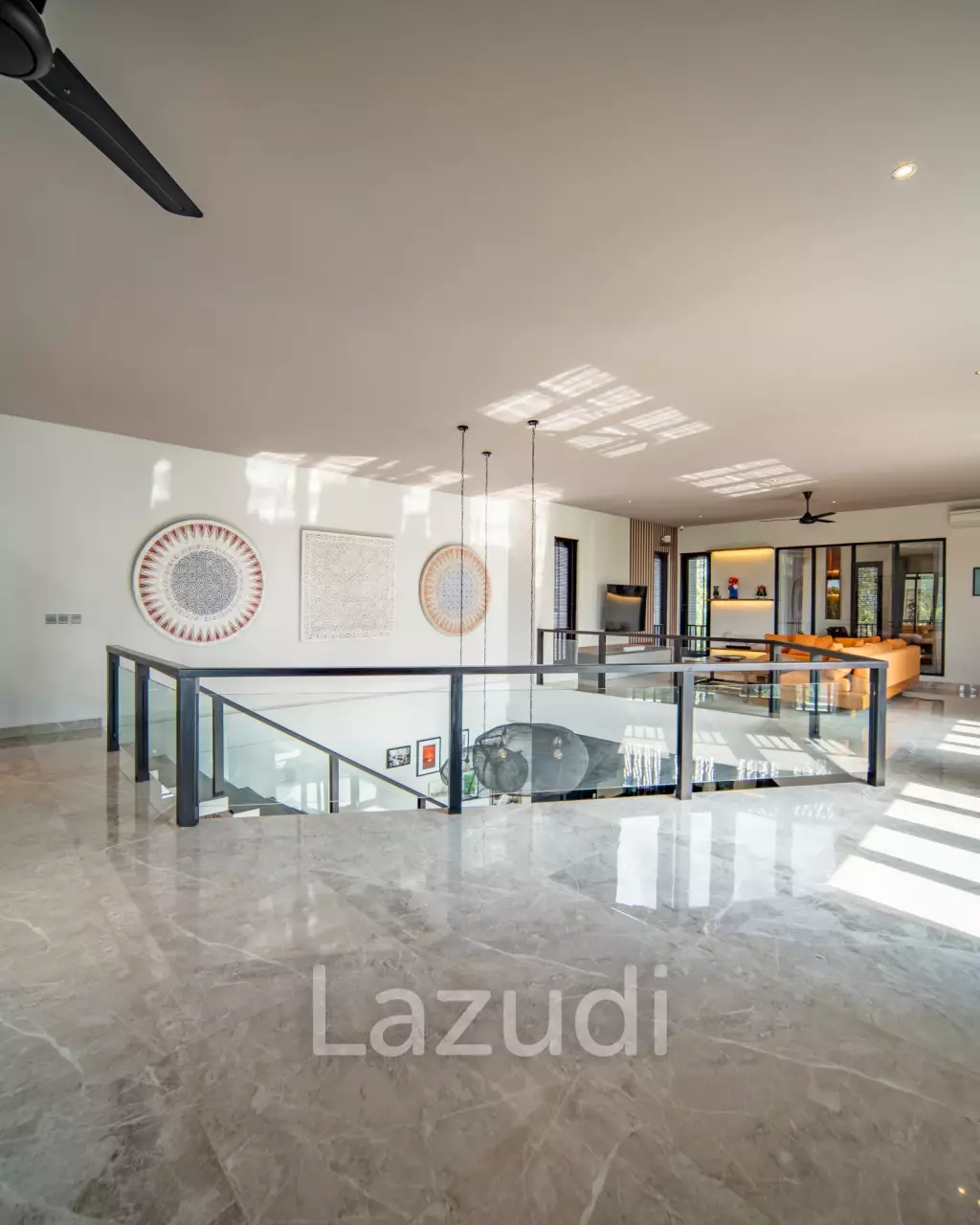 Luxurious 3-Bedroom Villa with Panoramic Mountain Views