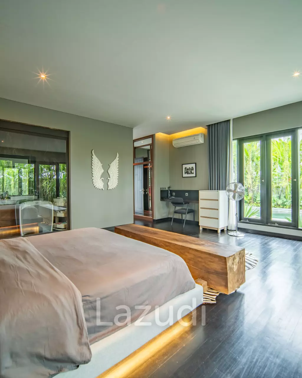 Luxurious 3-Bedroom Villa with Panoramic Mountain Views