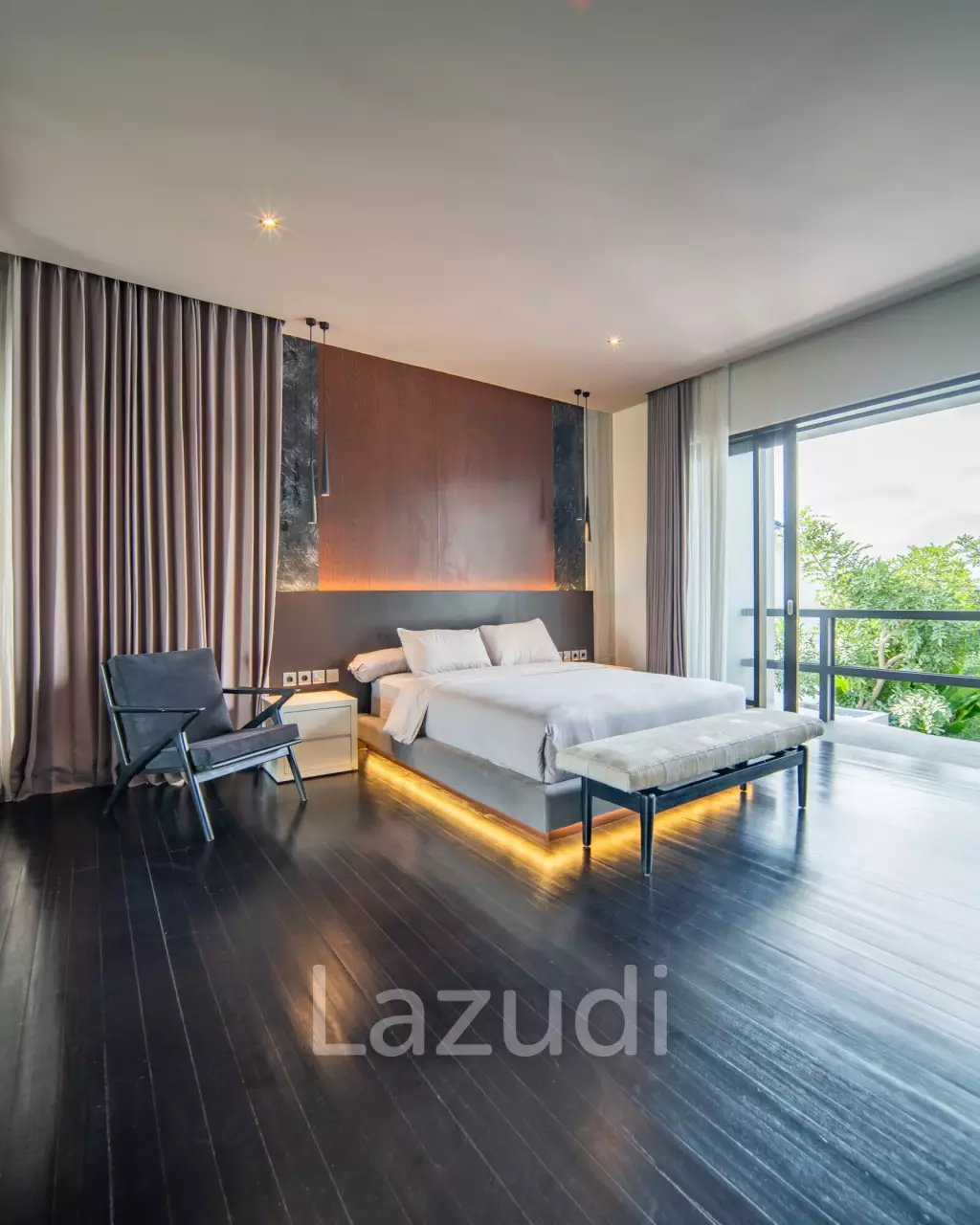 Luxurious 3-Bedroom Villa with Panoramic Mountain Views