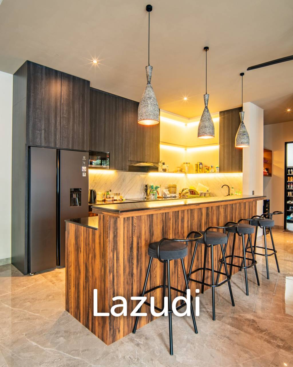Luxurious 3-Bedroom Villa with Panoramic Mountain Views