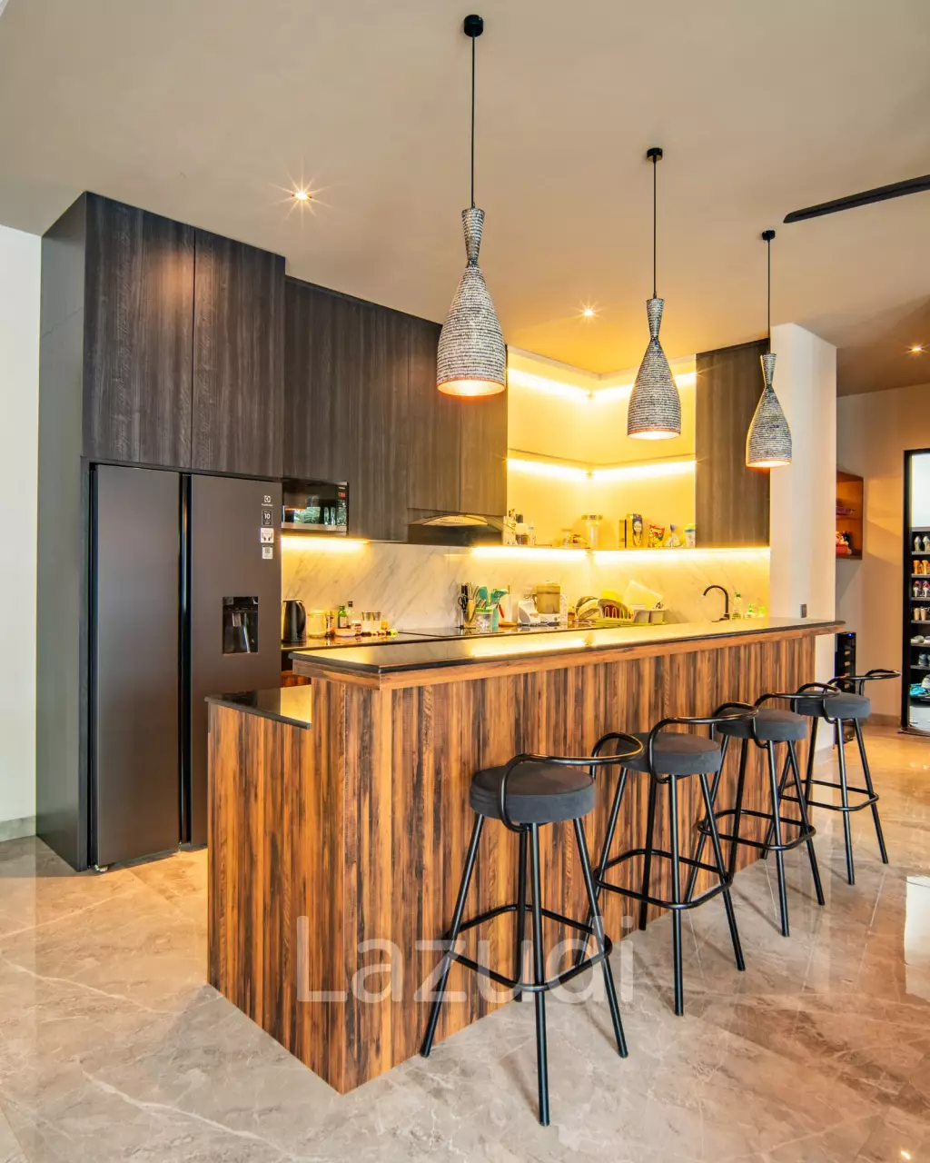 Luxurious 3-Bedroom Villa with Panoramic Mountain Views