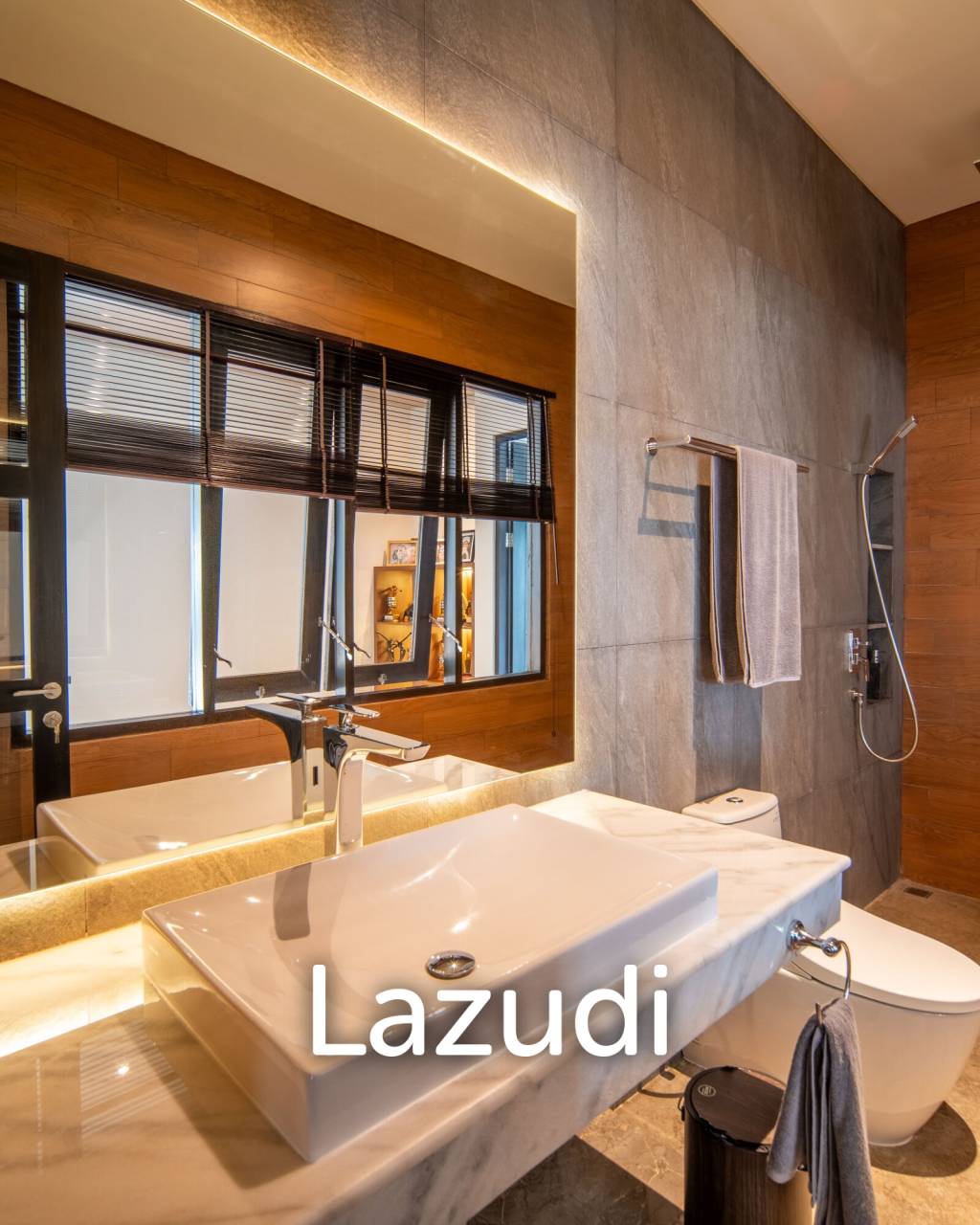 Luxurious 3-Bedroom Villa with Panoramic Mountain Views