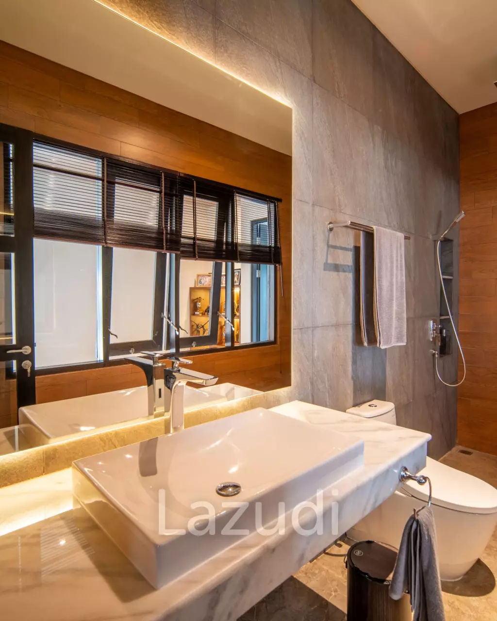 Luxurious 3-Bedroom Villa with Panoramic Mountain Views