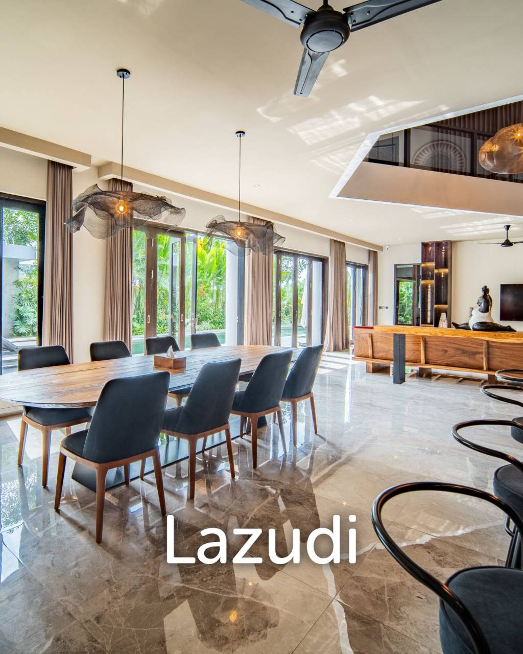 Luxurious 3-Bedroom Villa with Panoramic Mountain Views