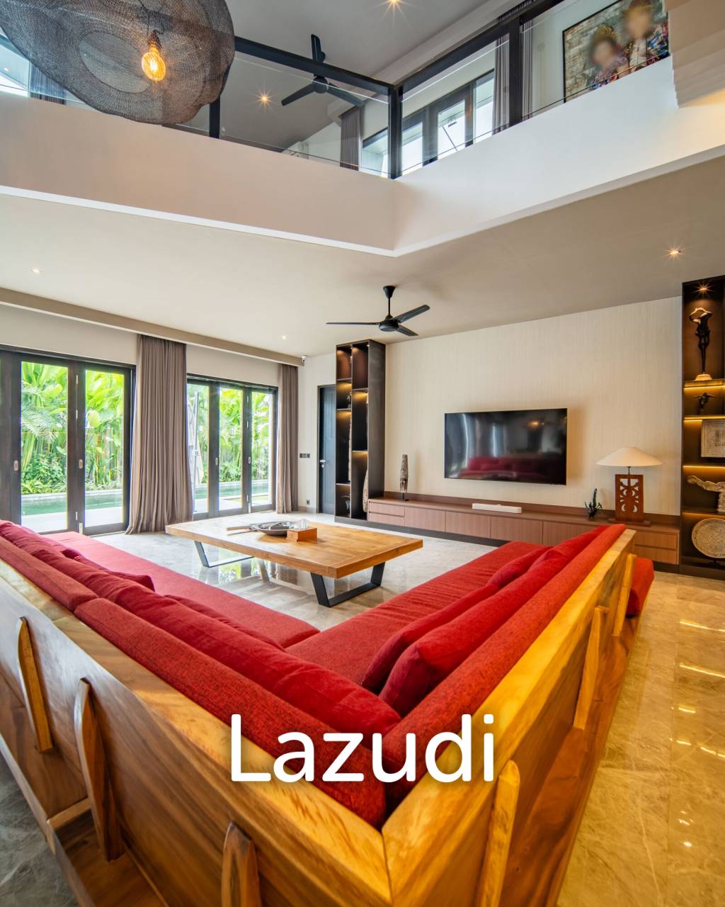 Luxurious 3-Bedroom Villa with Panoramic Mountain Views