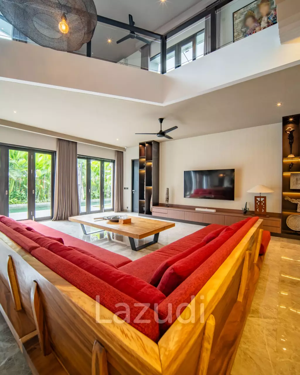 Luxurious 3-Bedroom Villa with Panoramic Mountain Views