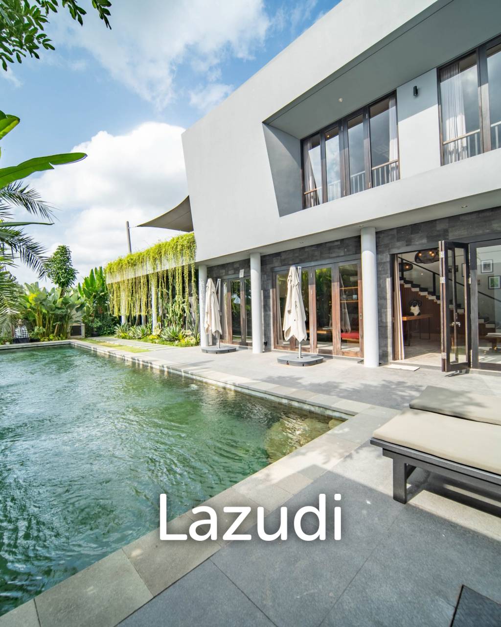 Luxurious 3-Bedroom Villa with Panoramic Mountain Views