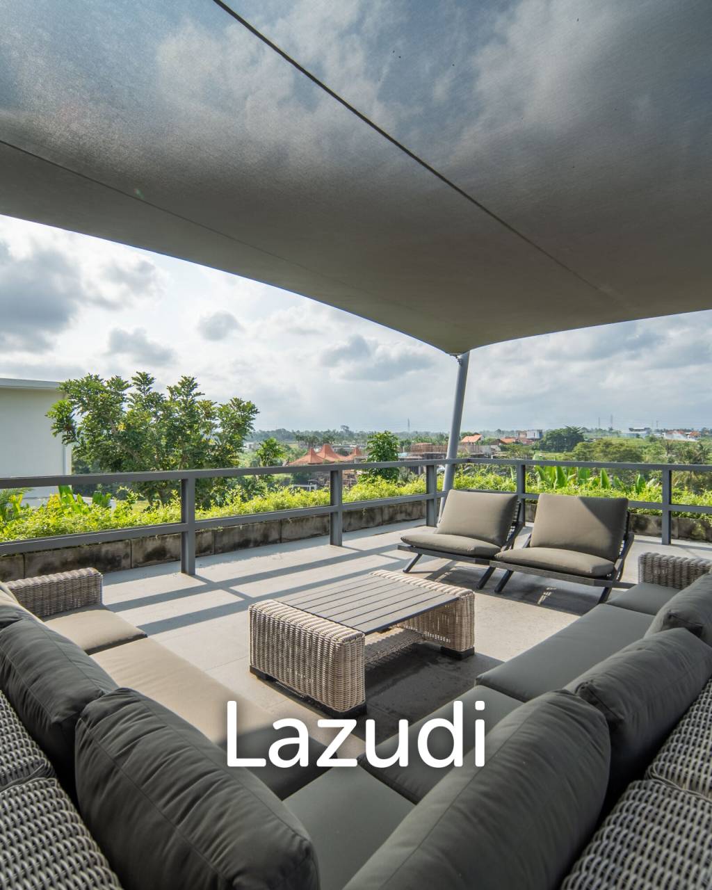 Luxurious 3-Bedroom Villa with Panoramic Mountain Views