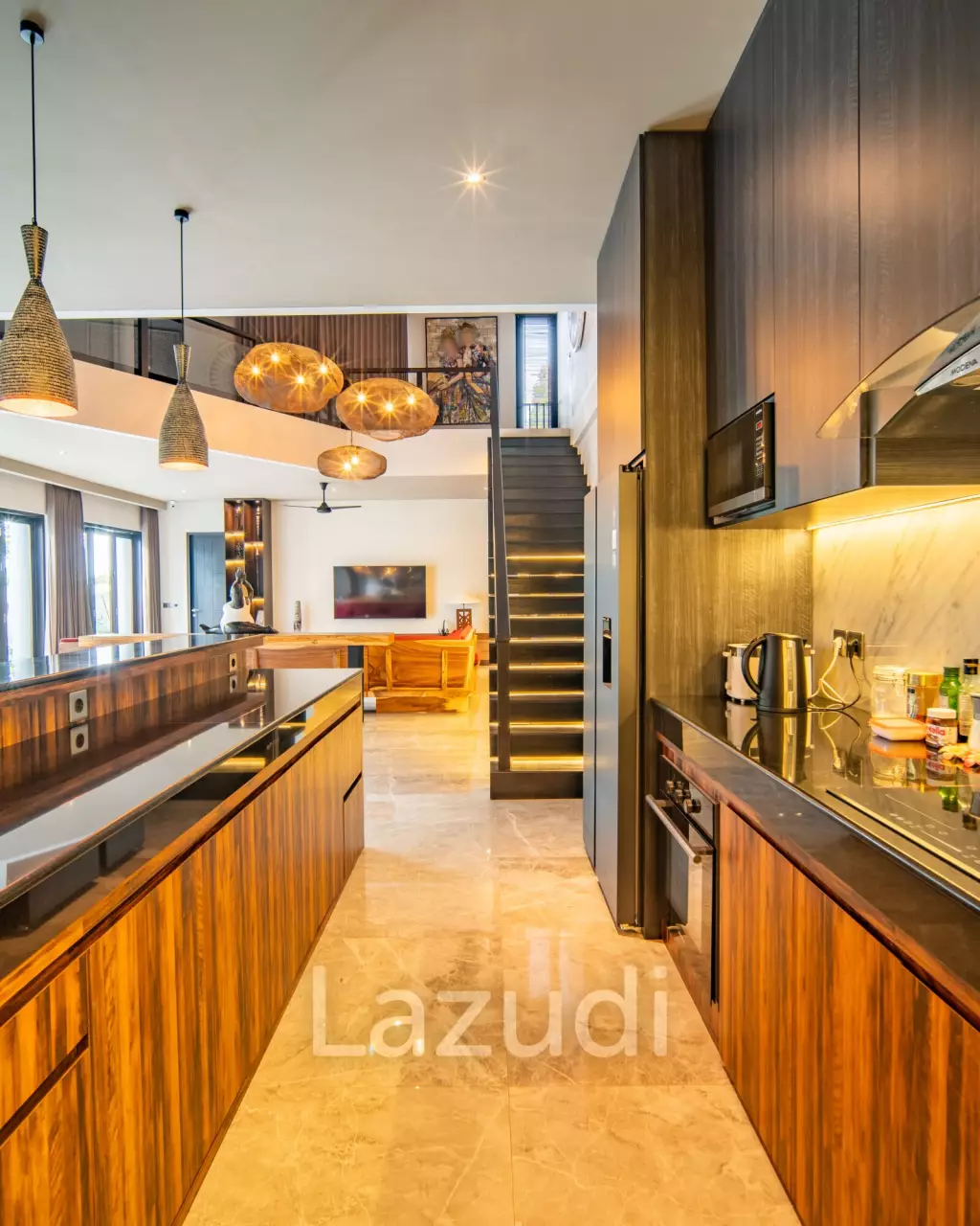 Luxurious 3-Bedroom Villa with Panoramic Mountain Views