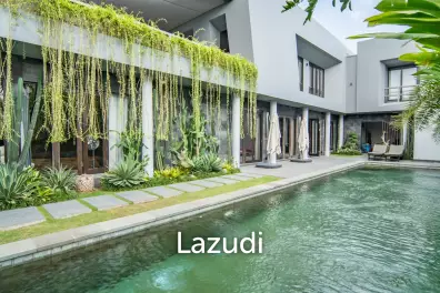 Luxurious 3-Bedroom Villa with Panoramic Mountain Views