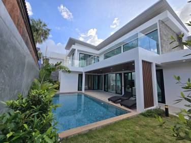 Modern Villa with Pool in Rawai Phuket - 3 Beds 4 Baths