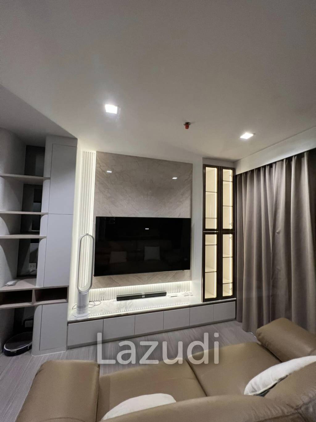 2 Bed 2 Bath 58 SQ.M Life Sathorn Sierra
